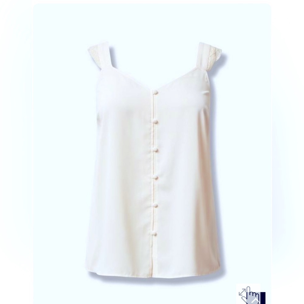 🪿Torrid lace trim button front tank